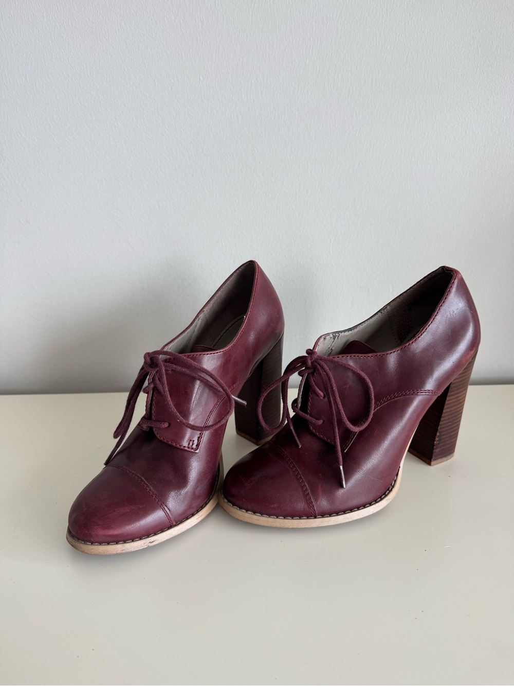 Hinge Burgundy Leather Heel Oxford Booties Size 8